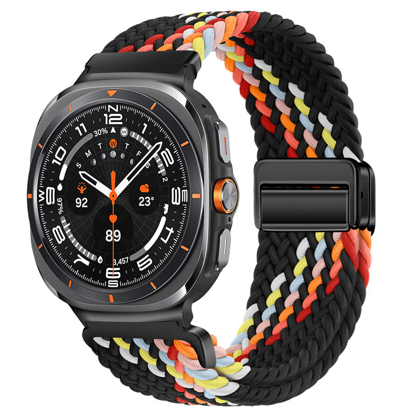 Detalle de la correa magnética de nailon 47mm. Versátil para uso diario y deportivo.