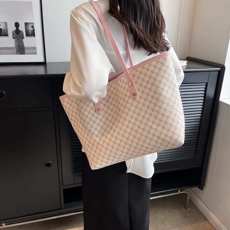 Bolso mujer geométrico único, un accesorio versátil que combina elegancia retro y funcionalidad diaria.