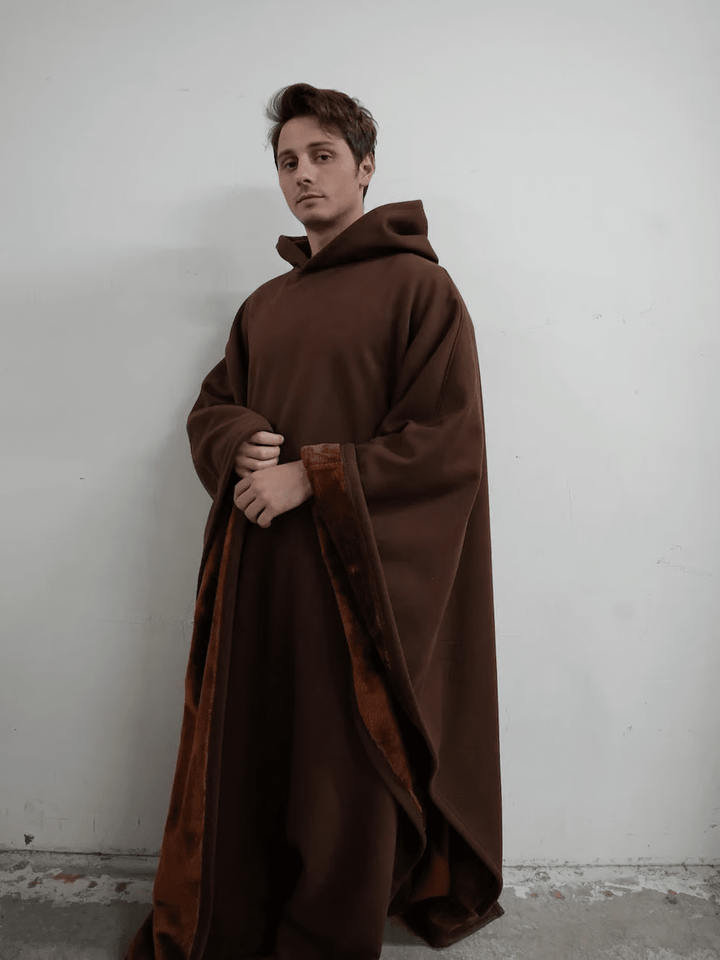 Comodidad relajante: sudadera oversize de mujer con capucha. Suave, perfecta para un estilo casual de invierno.