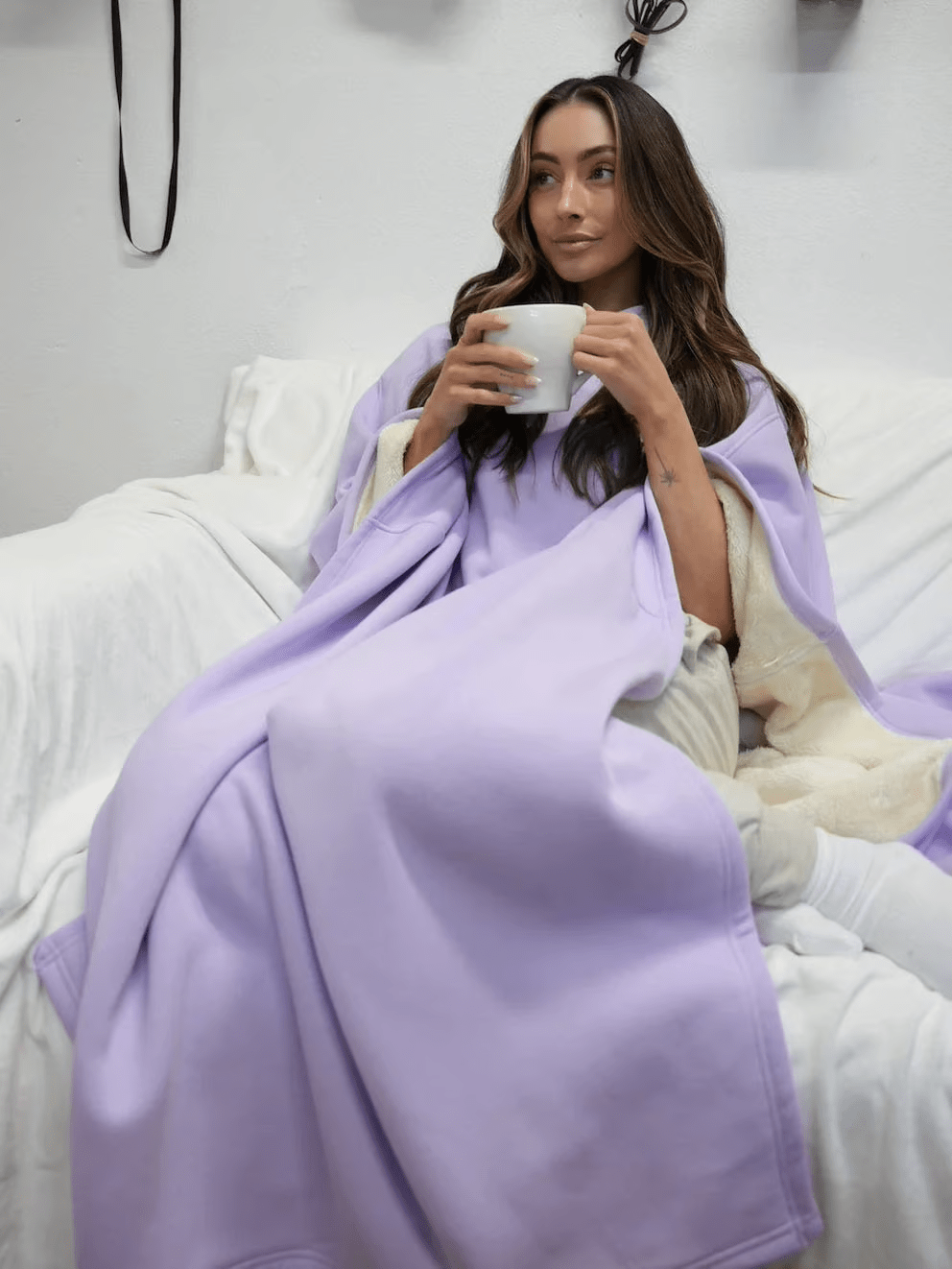 Capucha suave y diseño oversize para mujer. Sudadera cómoda de moda casual, ideal para relajarse con estilo.
