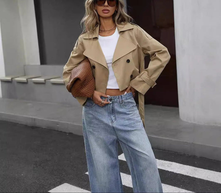 Chaqueta trench corta cruzada para mujer, estilo moderno y chic. Perfecta para primavera-otoño.