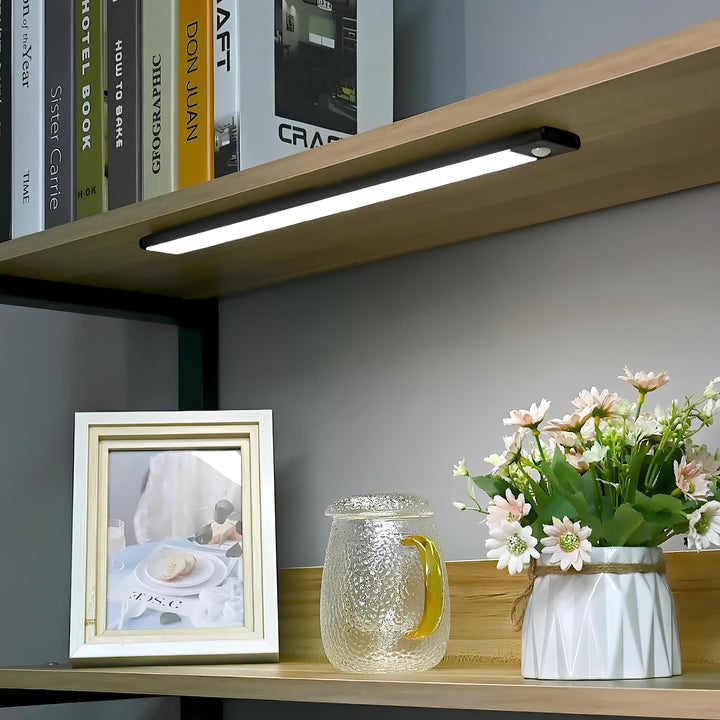 Iluminación de armario LED, inalámbrica, magnética y con sensor de movimiento.