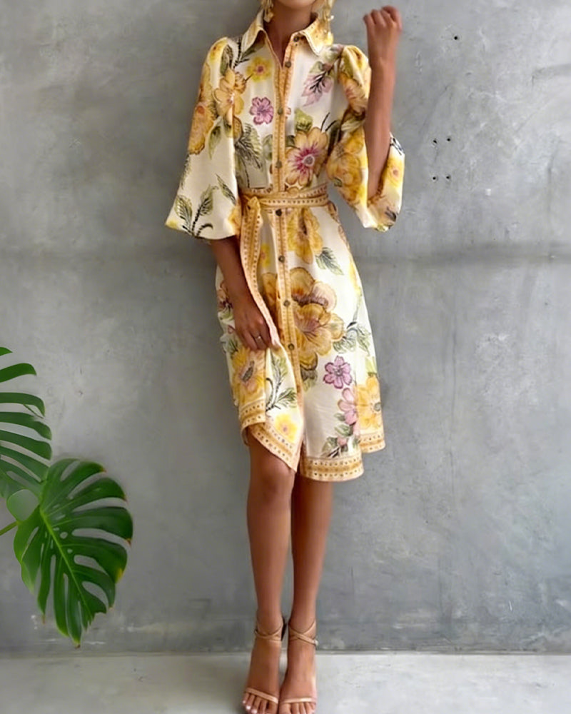 Ropa de verano: Vestido floral con mangas farol y botones, cómodo y con estilo.