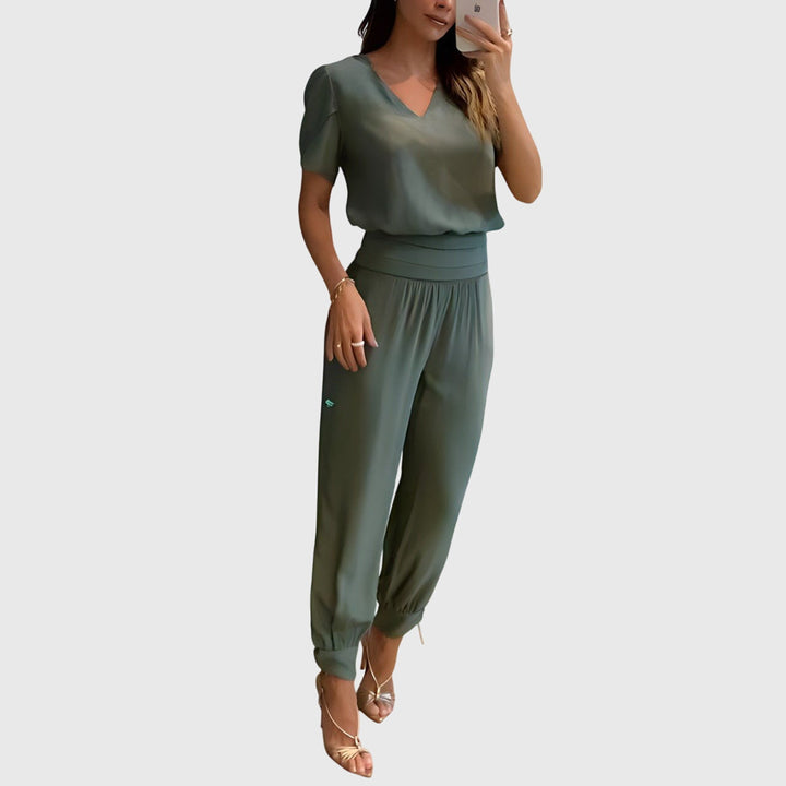 Conjunto casual de blusa y pantalón para mujer, perfecto para verano. Estilo elegante y cómodo, outfit fluido de dos piezas.