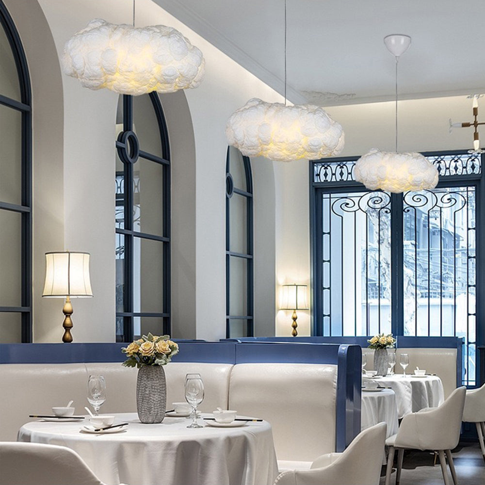 Lámpara de techo LED nube blanca. Diseño contemporáneo en PVC y algodón, ideal para un ambiente acogedor.