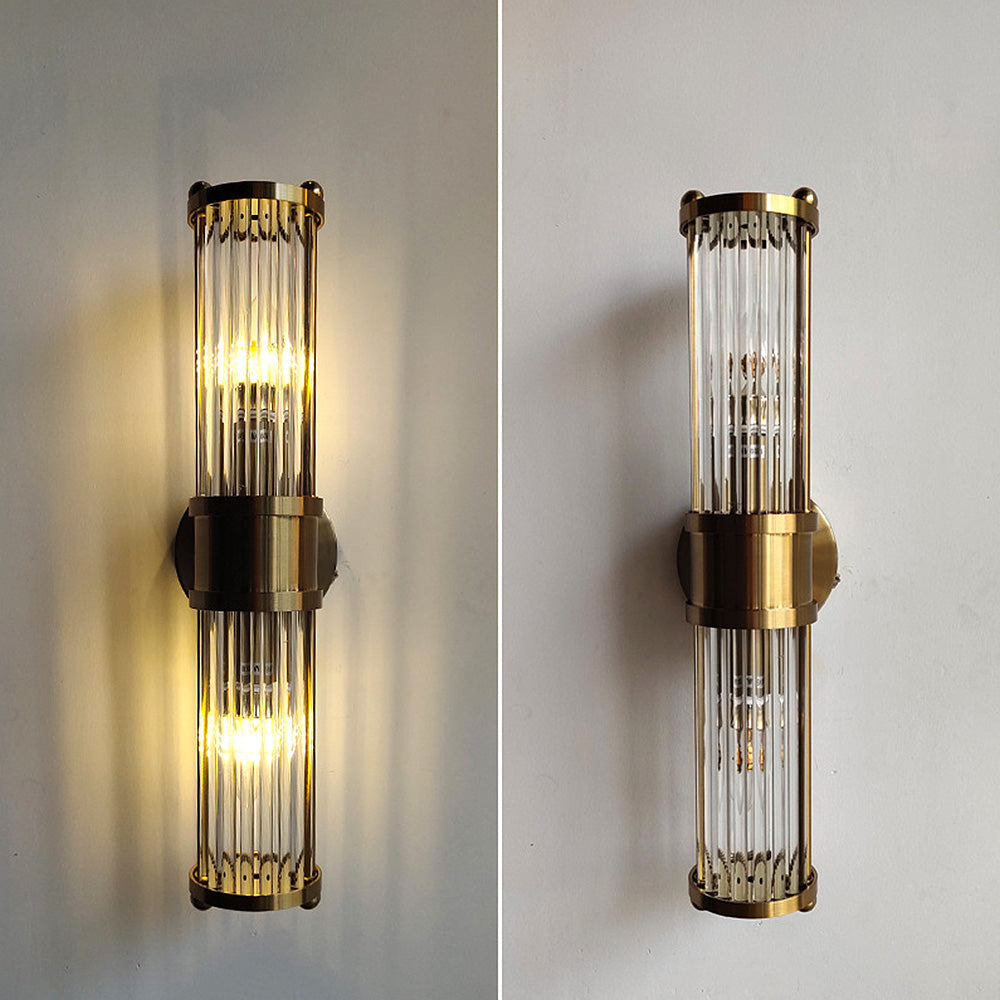 Lámpara de pared LED dorada, perfecta para una iluminación de baño sofisticada.