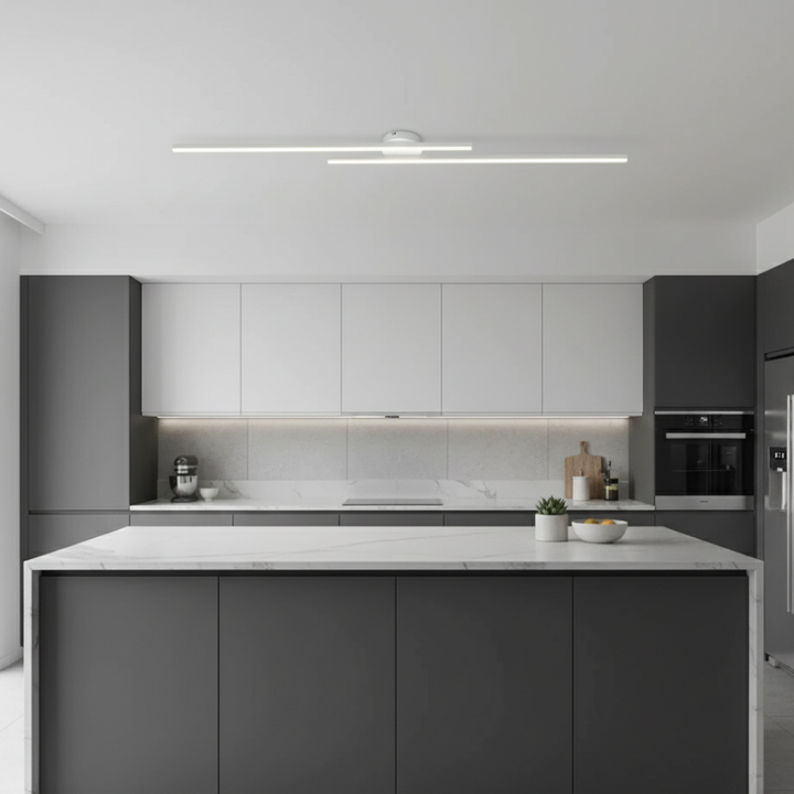 Iluminación interior. Lámpara de techo lineal LED. Estilo moderno y minimalista, regulable.
