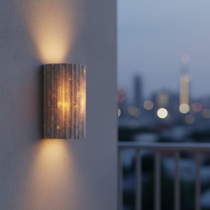 Iluminación decorativa LED de pared para exterior, lámpara de travertino natural embellece jardines.