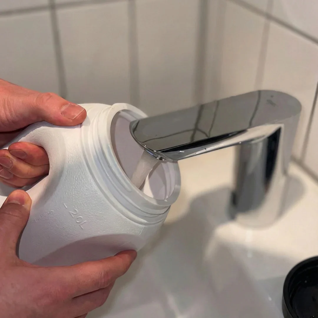 Bidet recargable USB para higiene personal, solución móvil y eficiente para tu bienestar.