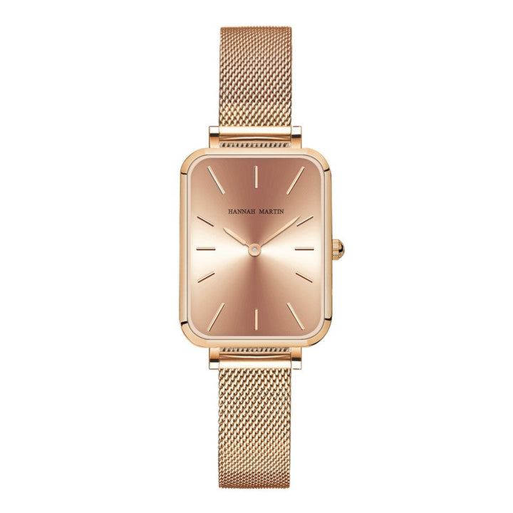 Reloj retro mujer en oro rosa, impermeable y sofisticado, un accesorio clave de moda femenina.