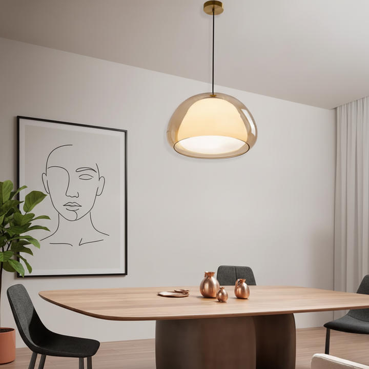 Diseño de cúpula elegante en esta lámpara colgante ajustable, perfecta para decoración.