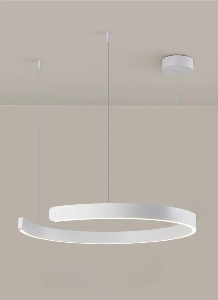 Lámpara de techo LED circular de estilo moderno. Proporciona iluminación interior ajustable para todo el hogar.