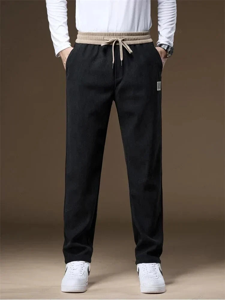 Joggers de hombre, elásticos y cómodos, perfectos para actividades diarias o un look casual de otoño-invierno.