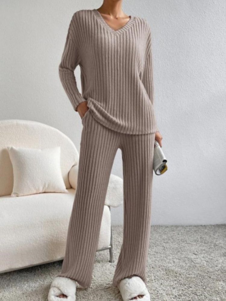 Conjunto mujer suéter y pantalón, disponible en colores variados y tallas grandes. Estilo casual elegante.
