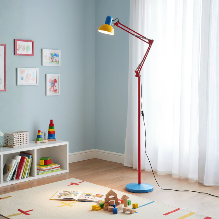 Lámpara de pie contemporánea, ajustable y colorida, ideal para decoración e iluminación salón.