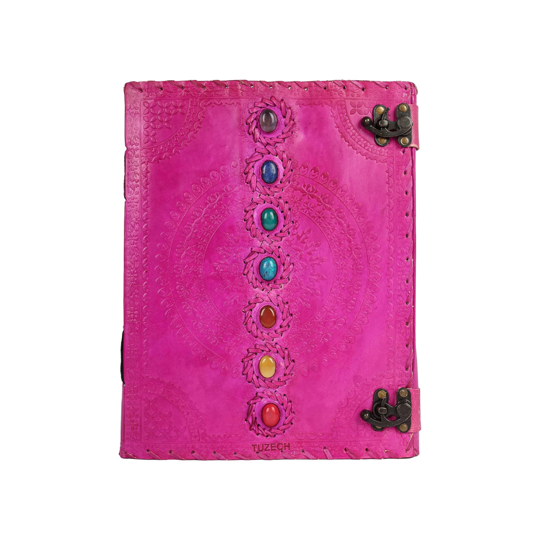 Cuaderno grande de cuero rosa con diseño de chakra, ideal para escritura espiritual y diario.