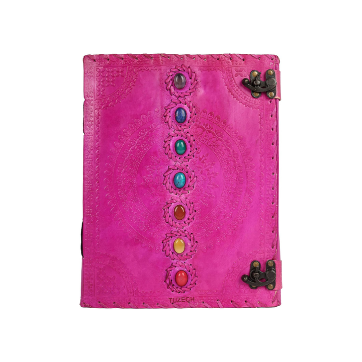 Cuaderno grande de cuero rosa con diseño de chakra, ideal para escritura espiritual y diario.