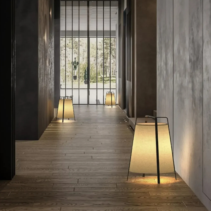 Lámpara de mesa de diseño, luz ambiental LED cálida para dormitorio o sala.