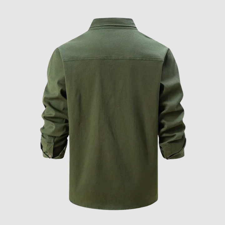 Moderna camisa utility de manga larga para hombre con botones. Perfecta para ropa casual y moda masculina.