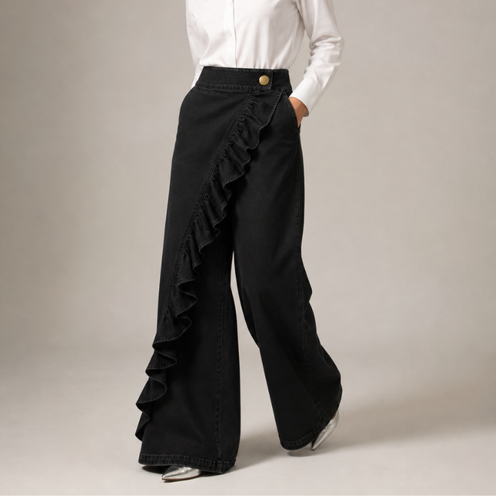 Pantalón femenino elegante con volantes decorativos y cintura alta. Diseño moderno para un estilo sofisticado.