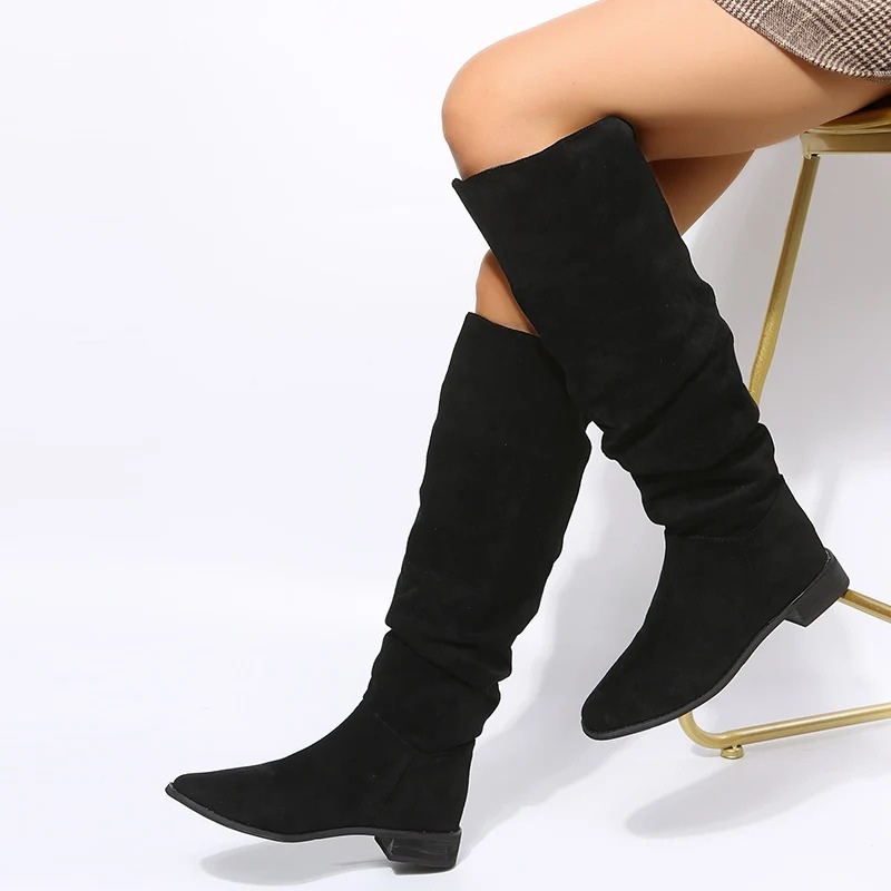 Botas altas cómodas con punta redonda para mujer. Calzado de rodilla de moda, perfecto para el frío.
