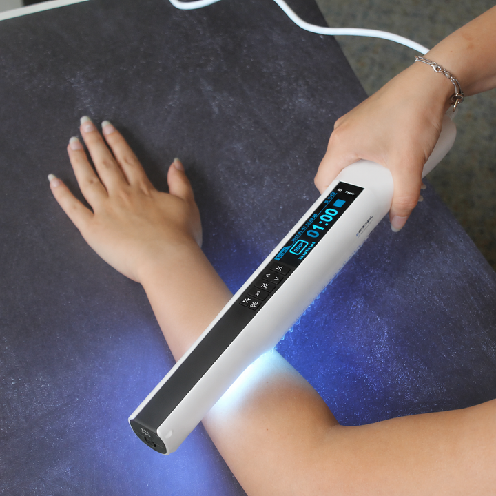 Dispositivo de fototerapia UVB compacto para aliviar síntomas de psoriasis y vitíligo. Tratamiento piel.