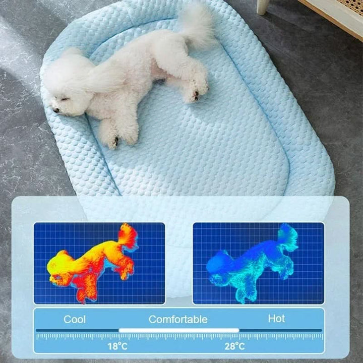 Diseño moderno de almohadilla refrescante para mascotas. Asegura comodidad y frescor para perros y gatos.