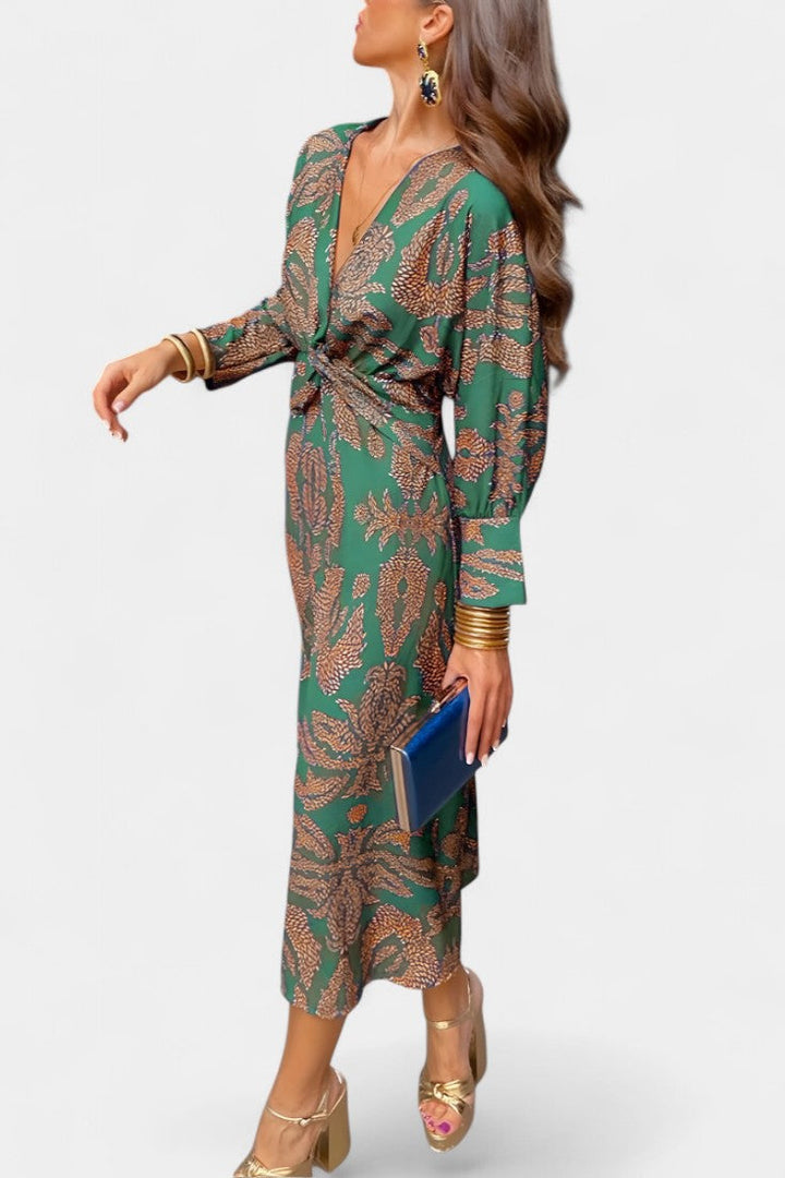 Vestido maxi Elara, detalle de nudo frontal y escote en V. Ropa femenina elegante de verano para cualquier ocasión.