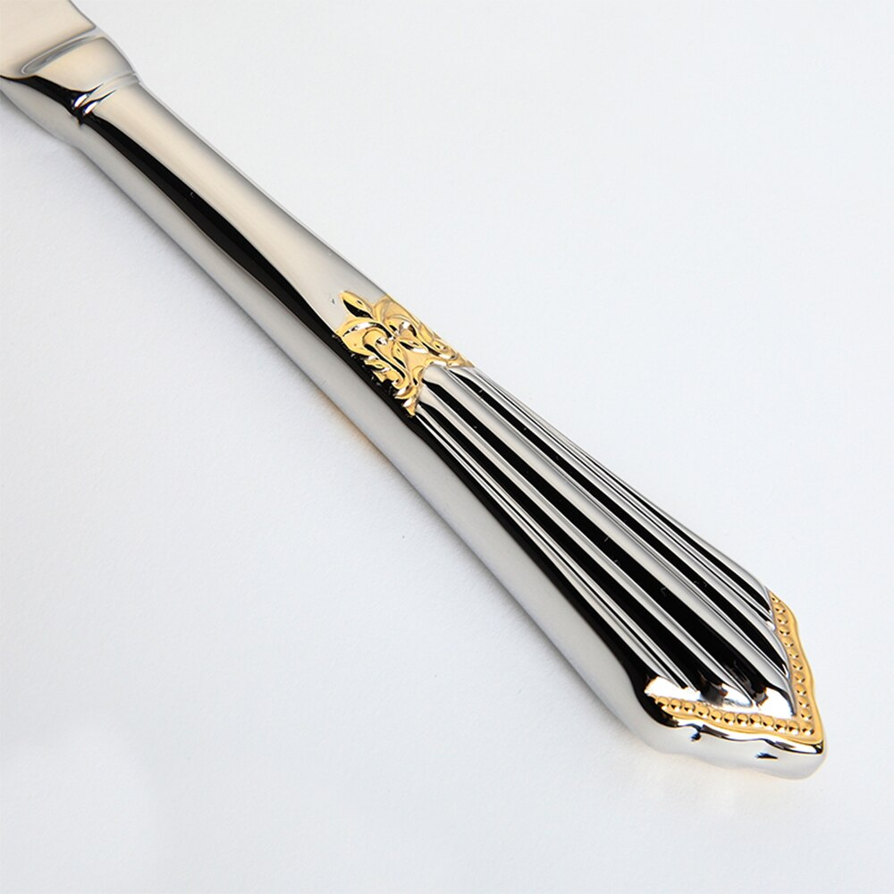 Juego de cubiertos Aurelia dorado, diseño lujoso en acero inoxidable que añade elegancia a cualquier mesa de comedor.
