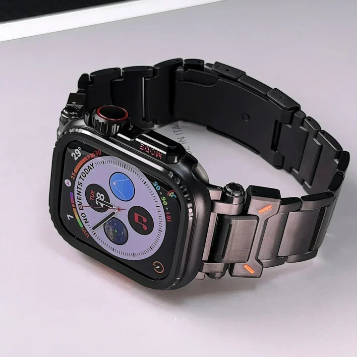 Funda protectora de metal para smartwatch. Accesorio resistente de protección.