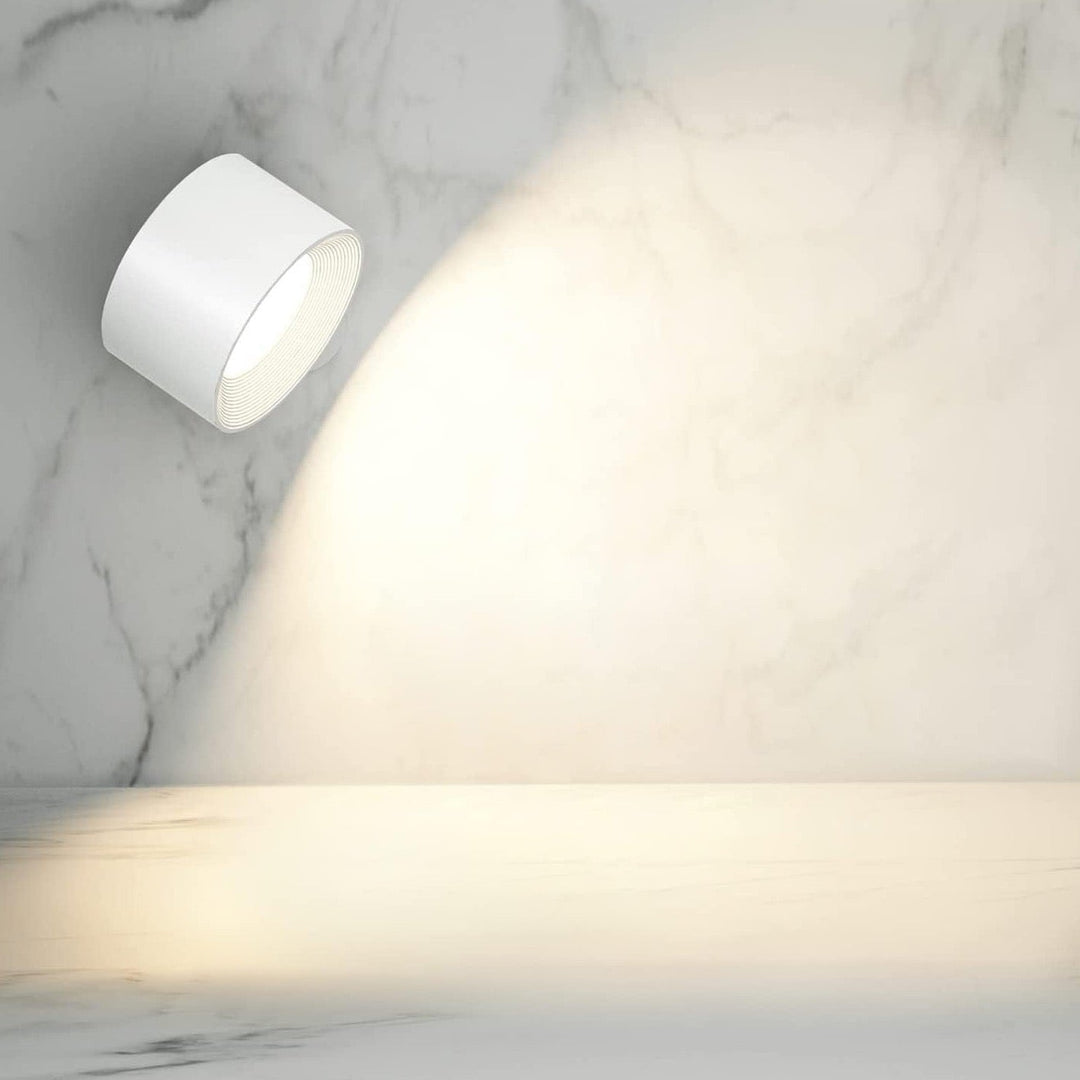 Iluminación LED flexible: lámpara spotlight inalámbrica, regulable y rotativa 360°, carga USB.