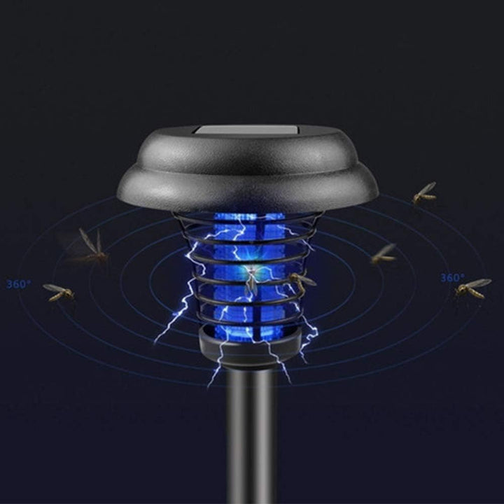 Lámpara solar antimosquitos con luz LED para jardín. Protección e iluminación exterior con energía limpia.