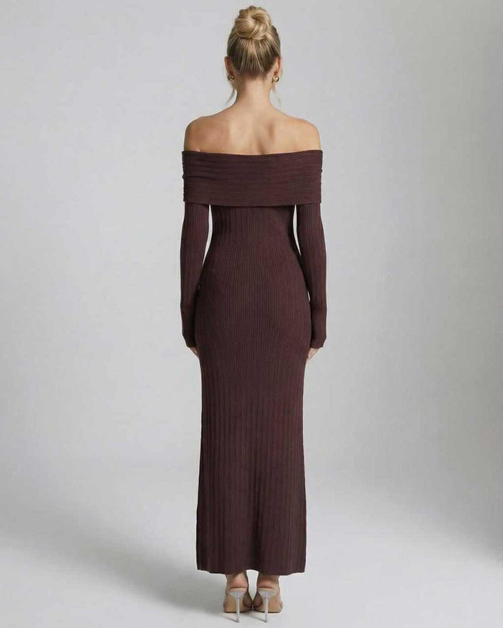 Vestido bodycon maxi blanco para fiesta u ocasión especial. Diseño elegante con hombros descubiertos y manga larga.