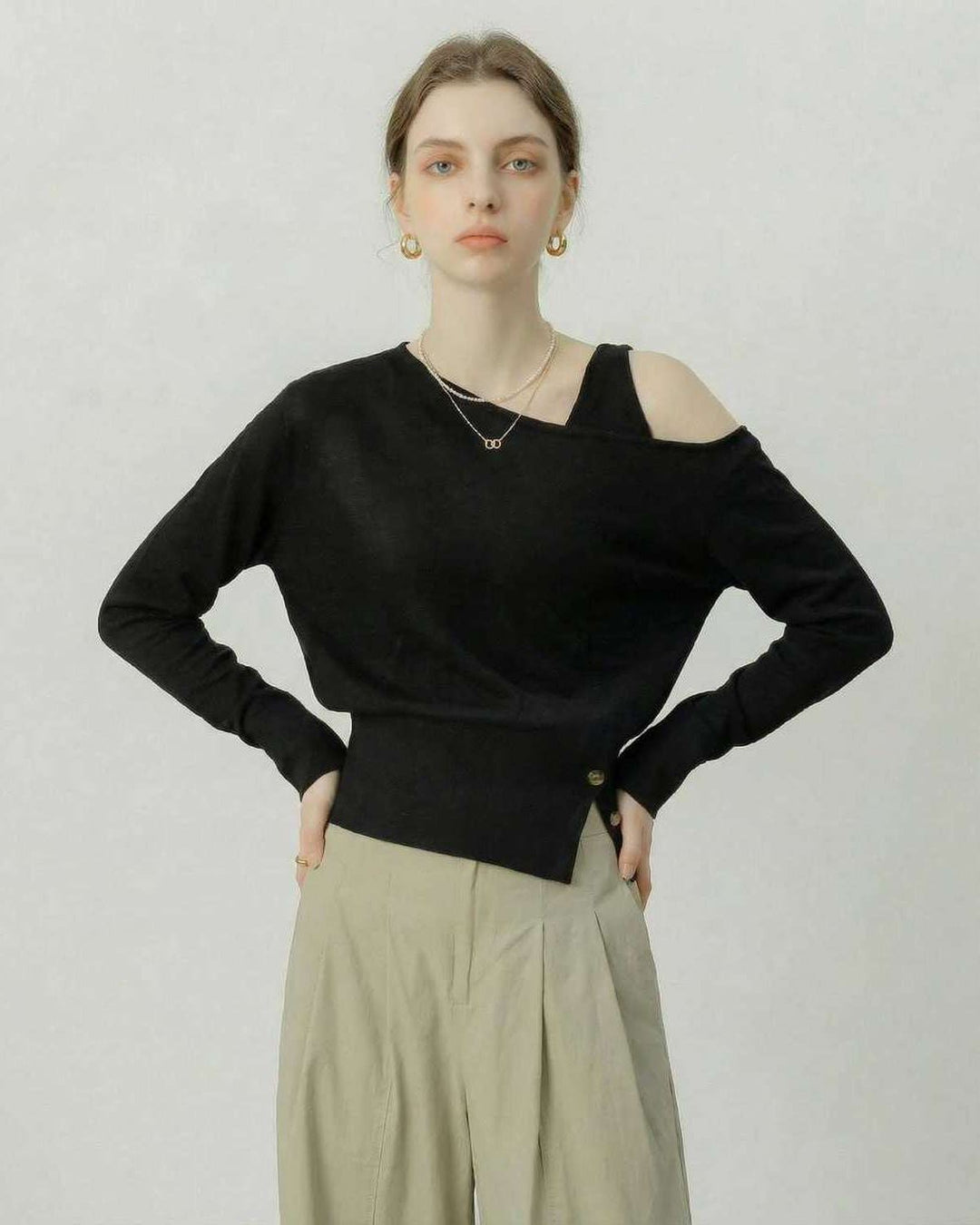 Suéter Monaco off shoulder negro mujer. Pullover elegante de manga larga, prenda básica para otoño invierno.