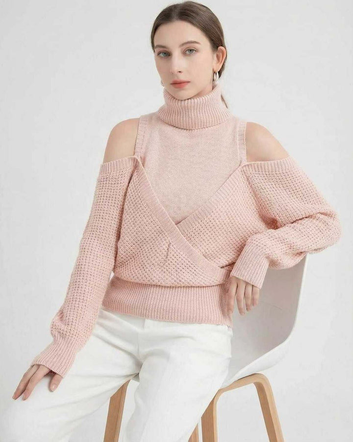 Elegante suéter blanco de punto, hombros descubiertos. Pullover casual mujer, ideal para invierno.