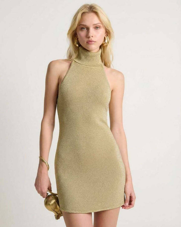 Vestido bodycon elegante verde oliva sin mangas con cuello halter, perfecto para invitada de boda.