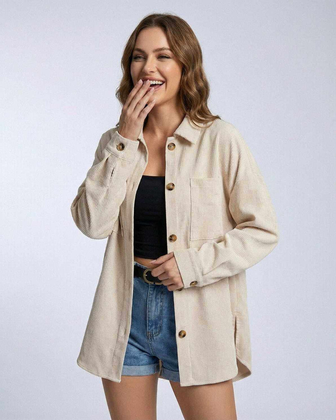 Tendencia: Chaqueta oversize para mujer, estilo urbano moderno. Prendas versátiles para cualquier outfit casual.