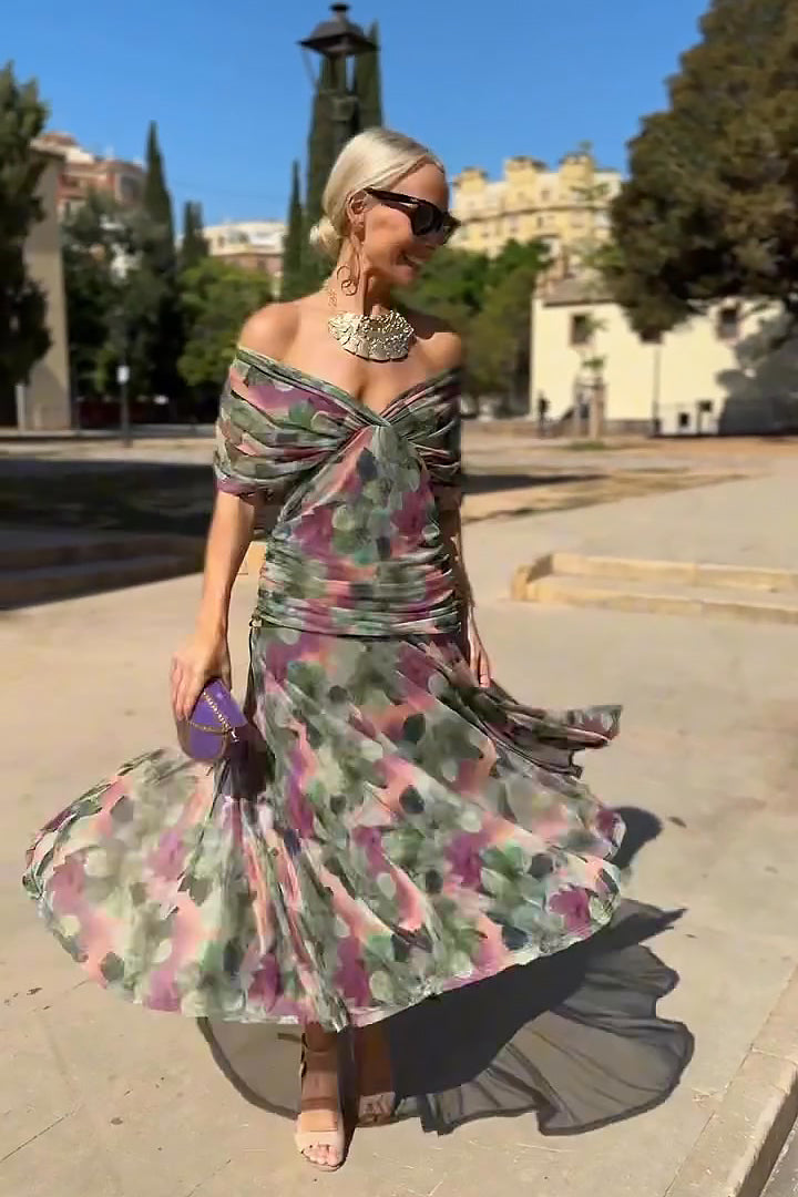Maxi vestido mujer, escote V, color vibrante. Estilo chic para verano y ocasiones especiales.