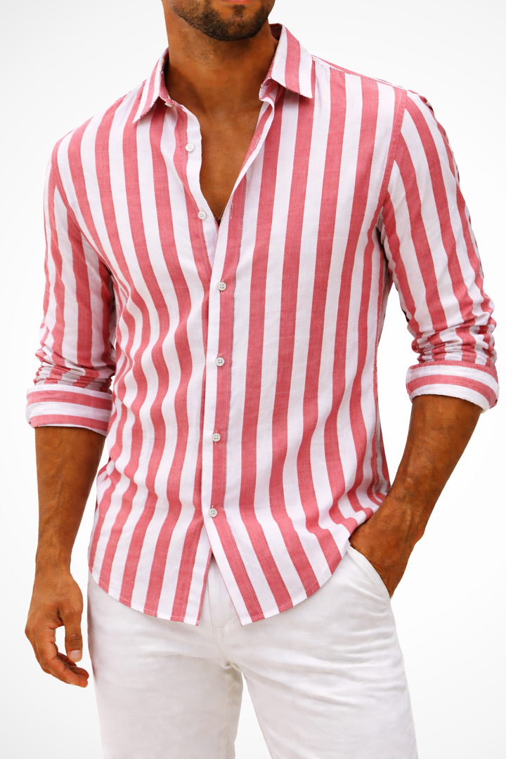 Camisa de lino a rayas para hombre. Tejido fresco y transpirable, ideal para un look casual de verano.