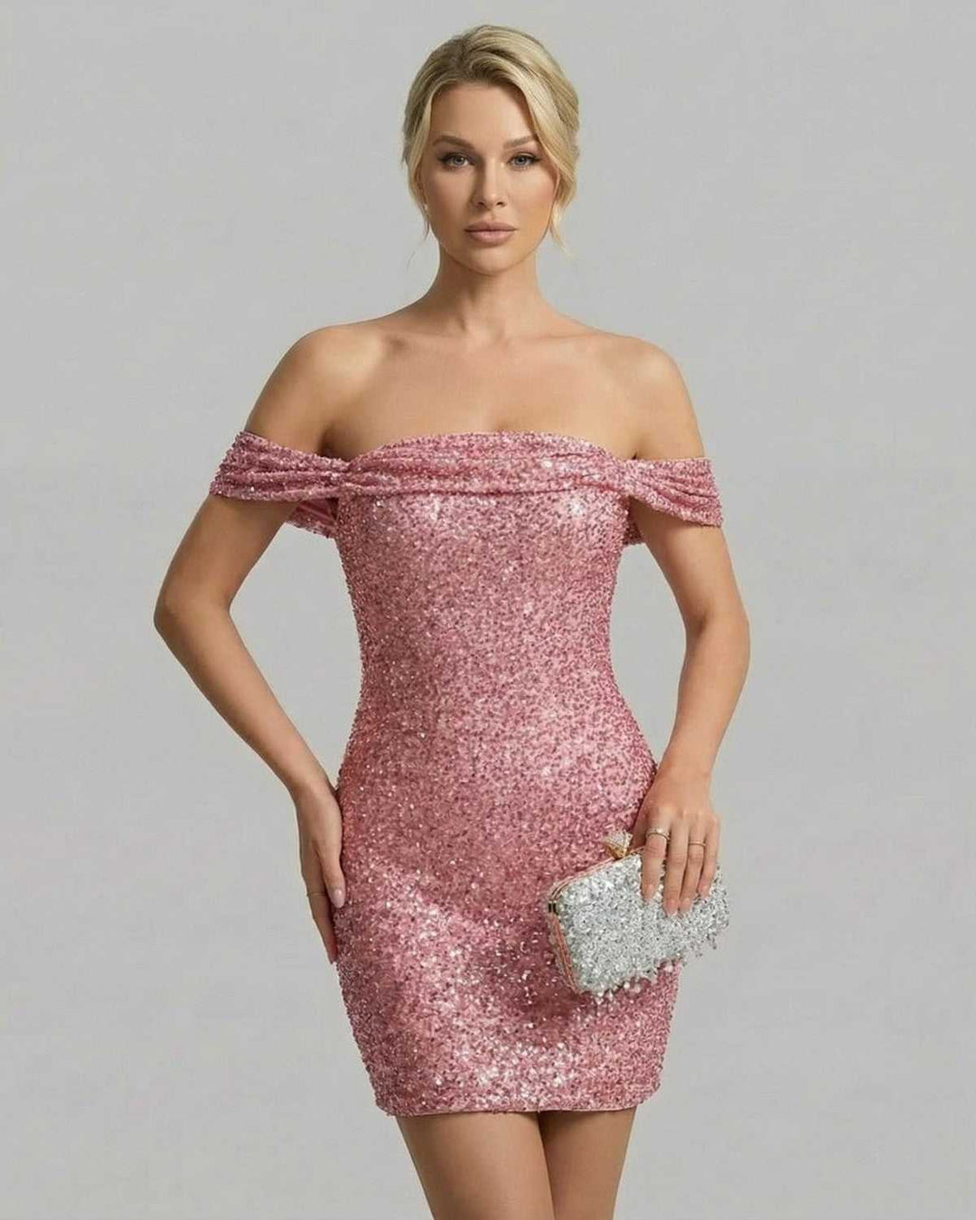 Vestido mini Aurora blanco, elegante y brillante, con escote asimétrico para mujer. Perfecto para fiestas de cóctel.