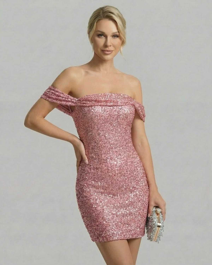 Vestido Mini Aurora blanco para mujer, sofisticado y brillante con escote asimétrico. Ideal como vestido de noche.