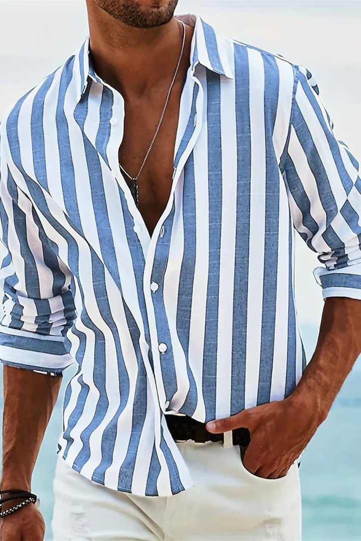 Moda masculina: camisa de lino a rayas. Diseño casual elegante, ideal para días soleados y clima cálido.