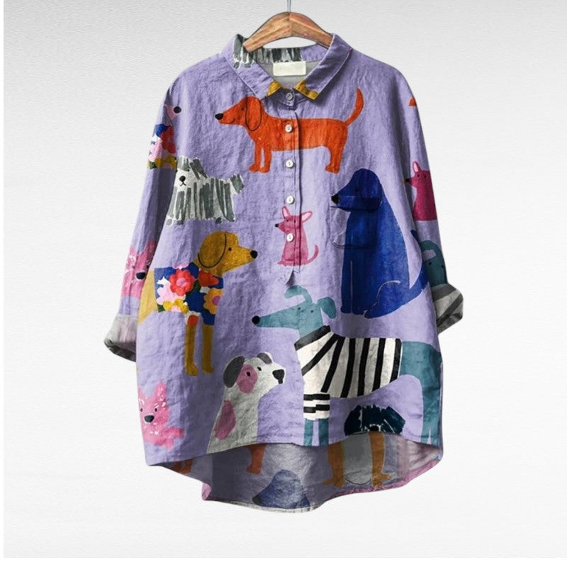 Blusa de mujer ligera con estampado floral veraniego. Ideal para un look casual o elegante.