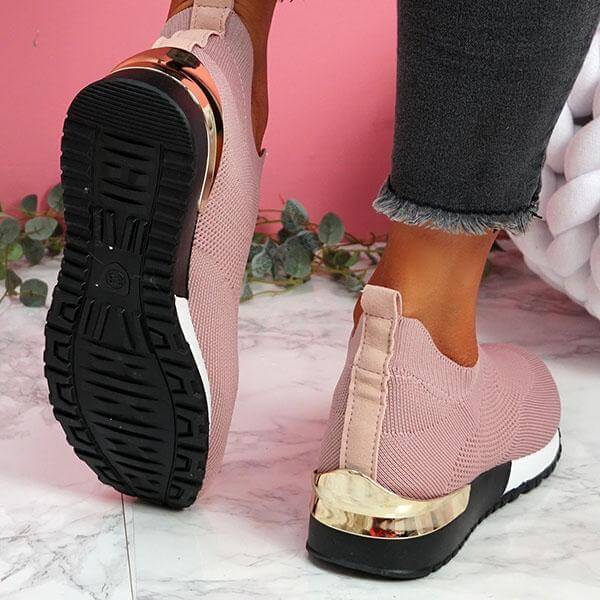 Zapatillas slip-on mujer cómodas, perfectas para viajes y uso casual de verano.