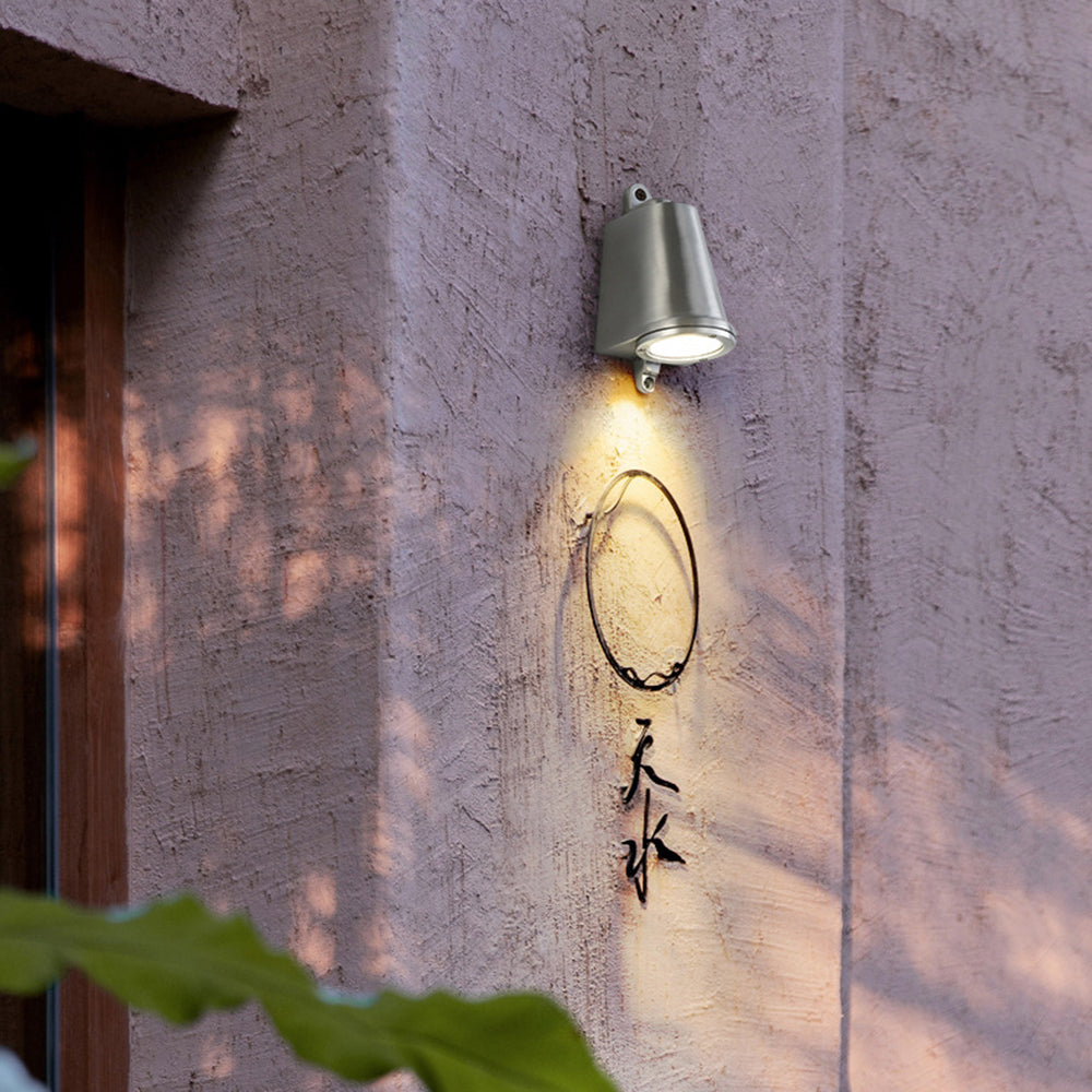 Iluminación industrial LED 3W para exteriores, lámpara de pared tipo campana, resistente IP65.