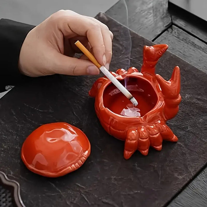 Original cenicero de cangrejo con tapa para fumadores. Decoración única y regalo perfecto para el hogar u oficina.