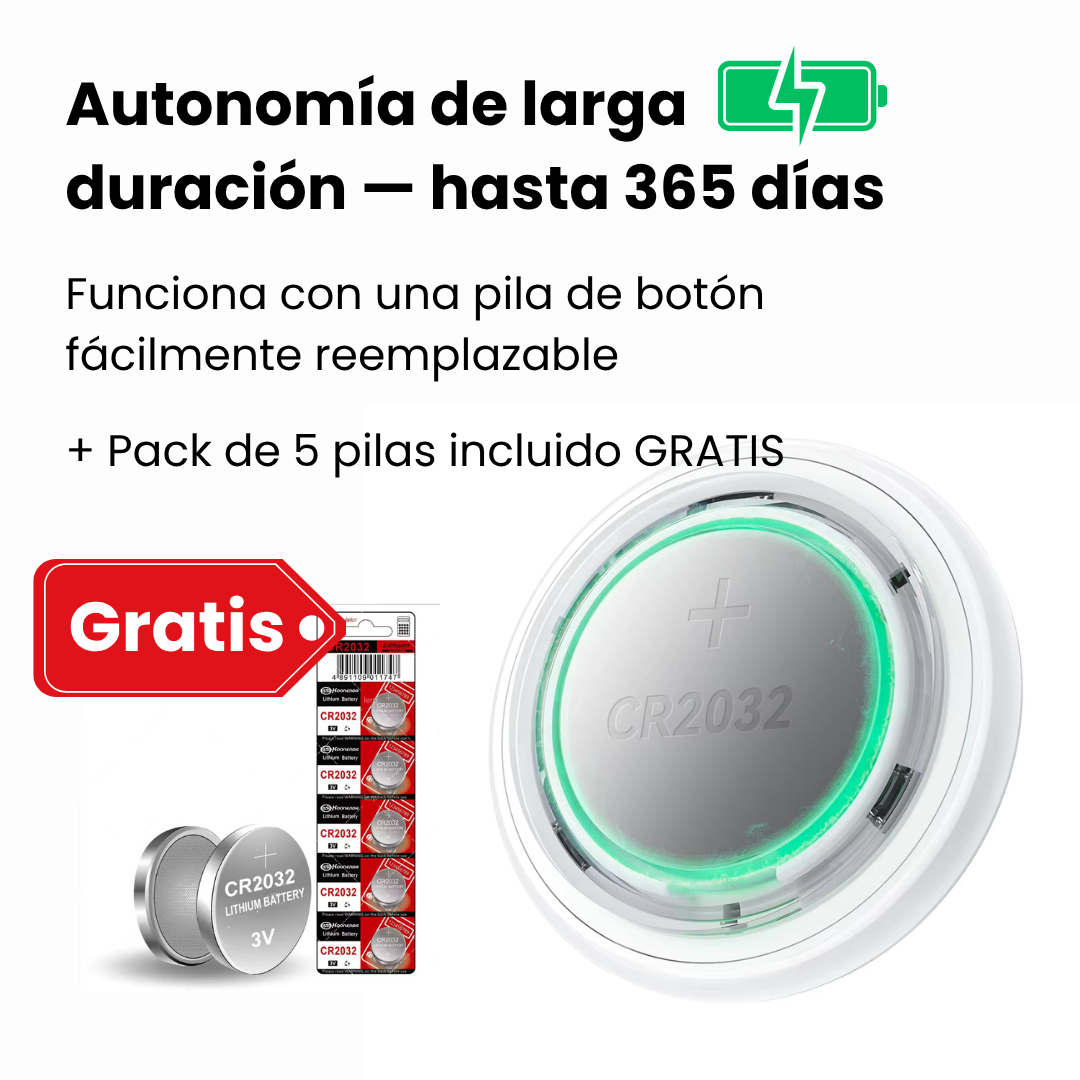 Dispositivo de rastreo GPS para gatos, cargándose mediante USB. Siempre listo para proteger a tu felino.