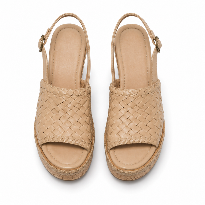 Sandalias de cuña beige de mujer con plataforma cómoda, estilo elegante para cualquier ocasión veraniega chic.