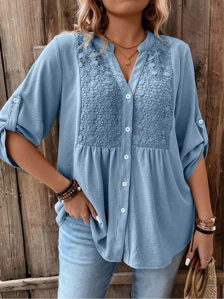 Blusa de mujer versátil con escote V y botones, cómoda y elegante, ideal para un estilo moderno en verano.