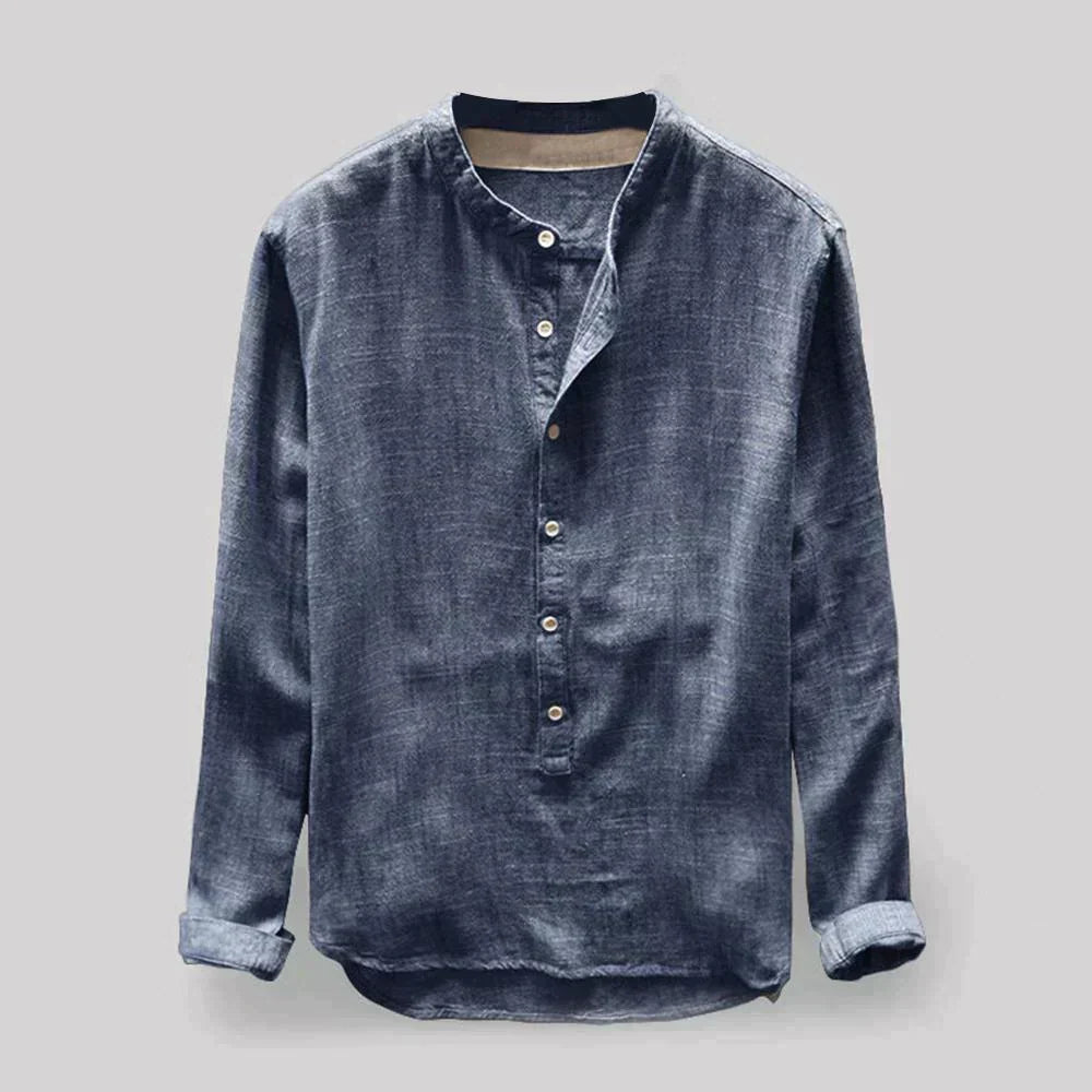 Camisa casual de hombre con cuello mao en blanco, perfecta para un look moderno y elegante de moda masculina.